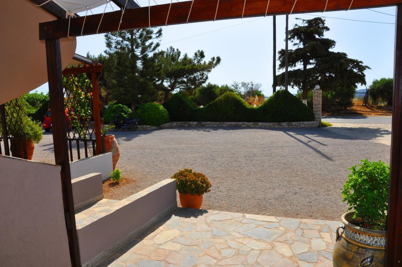 Lagos Studios & Apartments Palekastro Extérieur photo