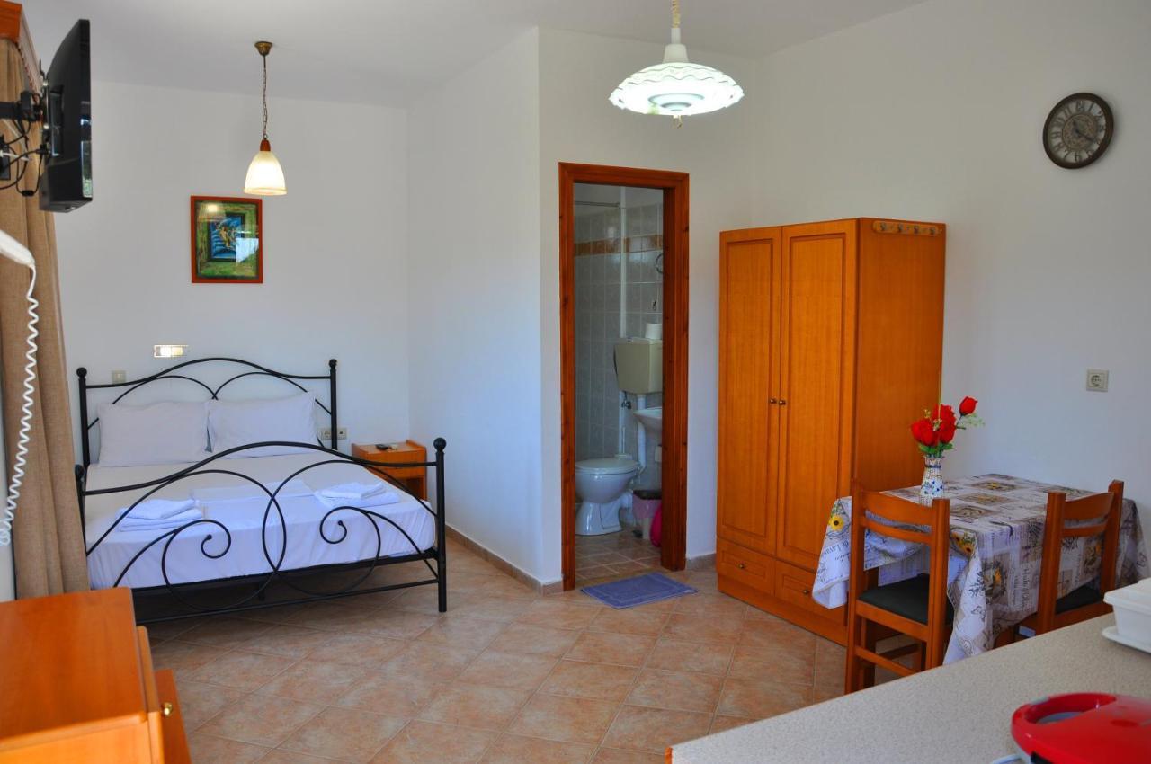 Lagos Studios & Apartments Palekastro Extérieur photo